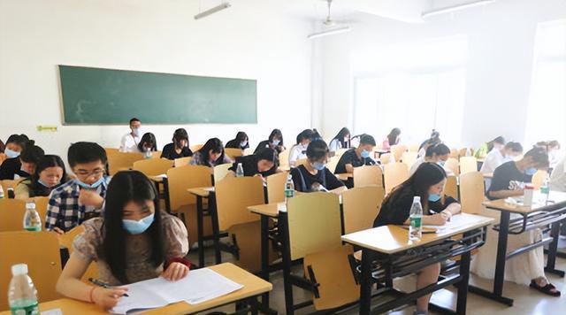 本科生|“你也就值200”，大专生线上求职遭HR贬低，结果让人大快人心