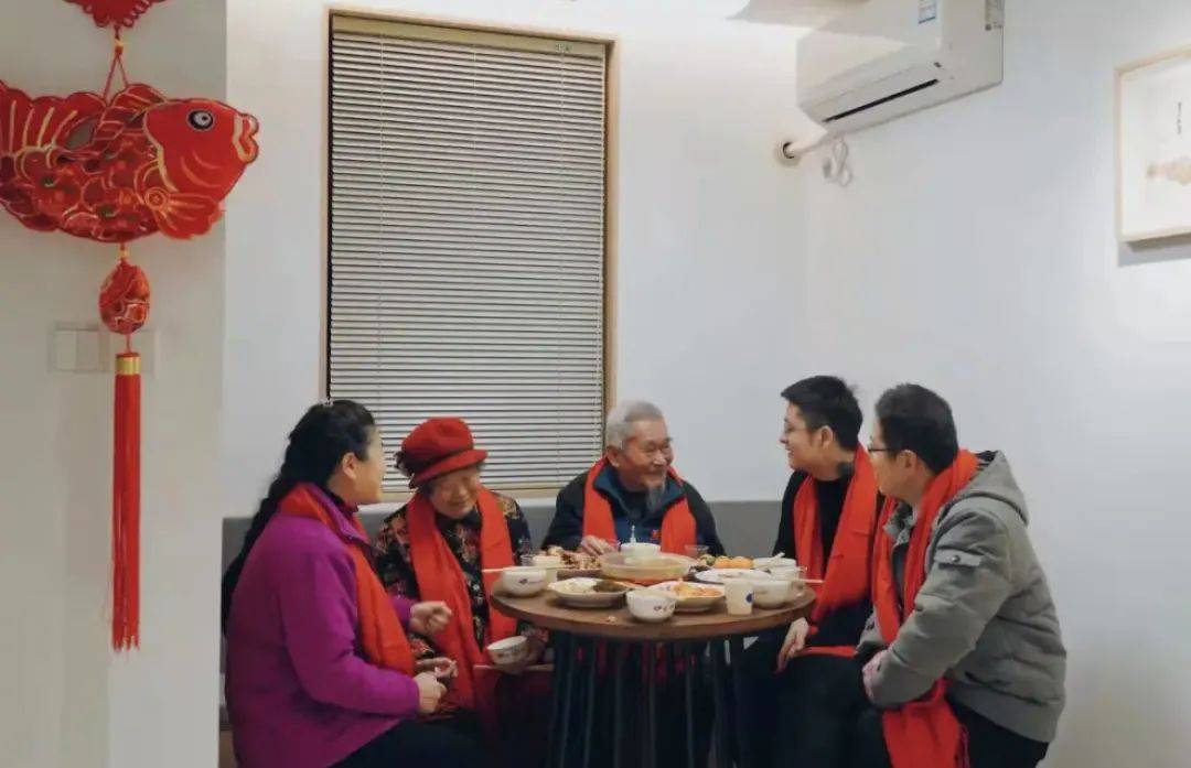 安徽退休夫妻的43㎡：逆袭的老破小那么多，看哭我的头一个