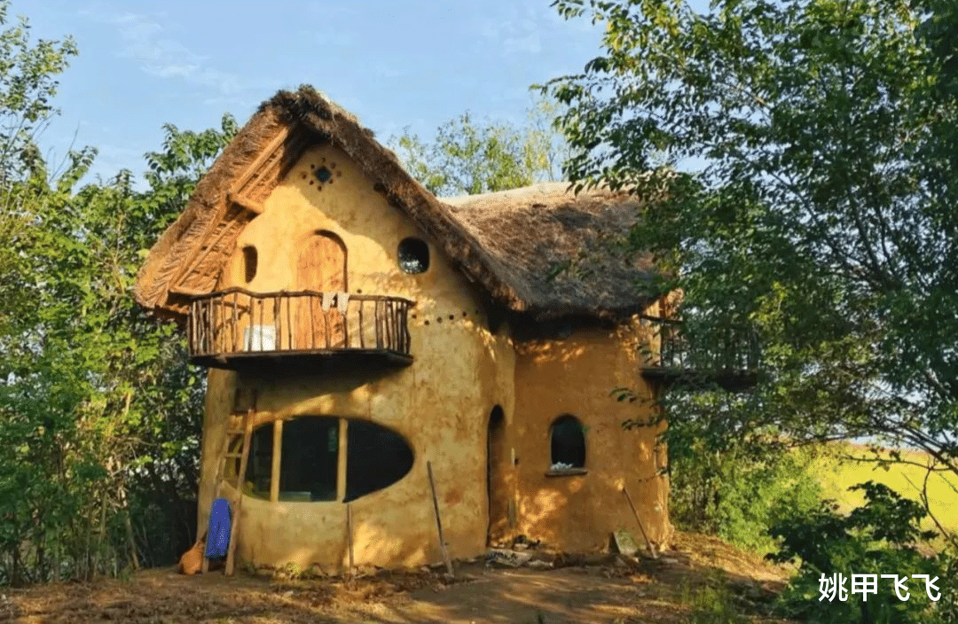 房贷|拒绝房贷，搬出城市，90后夫妻每月只花100块，用2年建别墅！！！