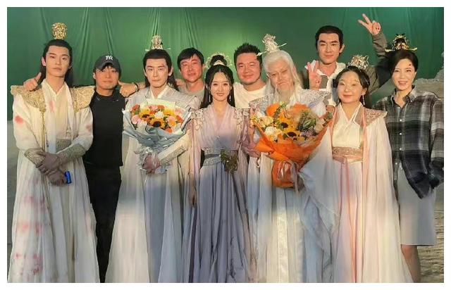 赵丽颖|赵丽颖杨幂同穿高定,曾经被嘲土鳖的赵丽颖真的与时尚无缘吗?