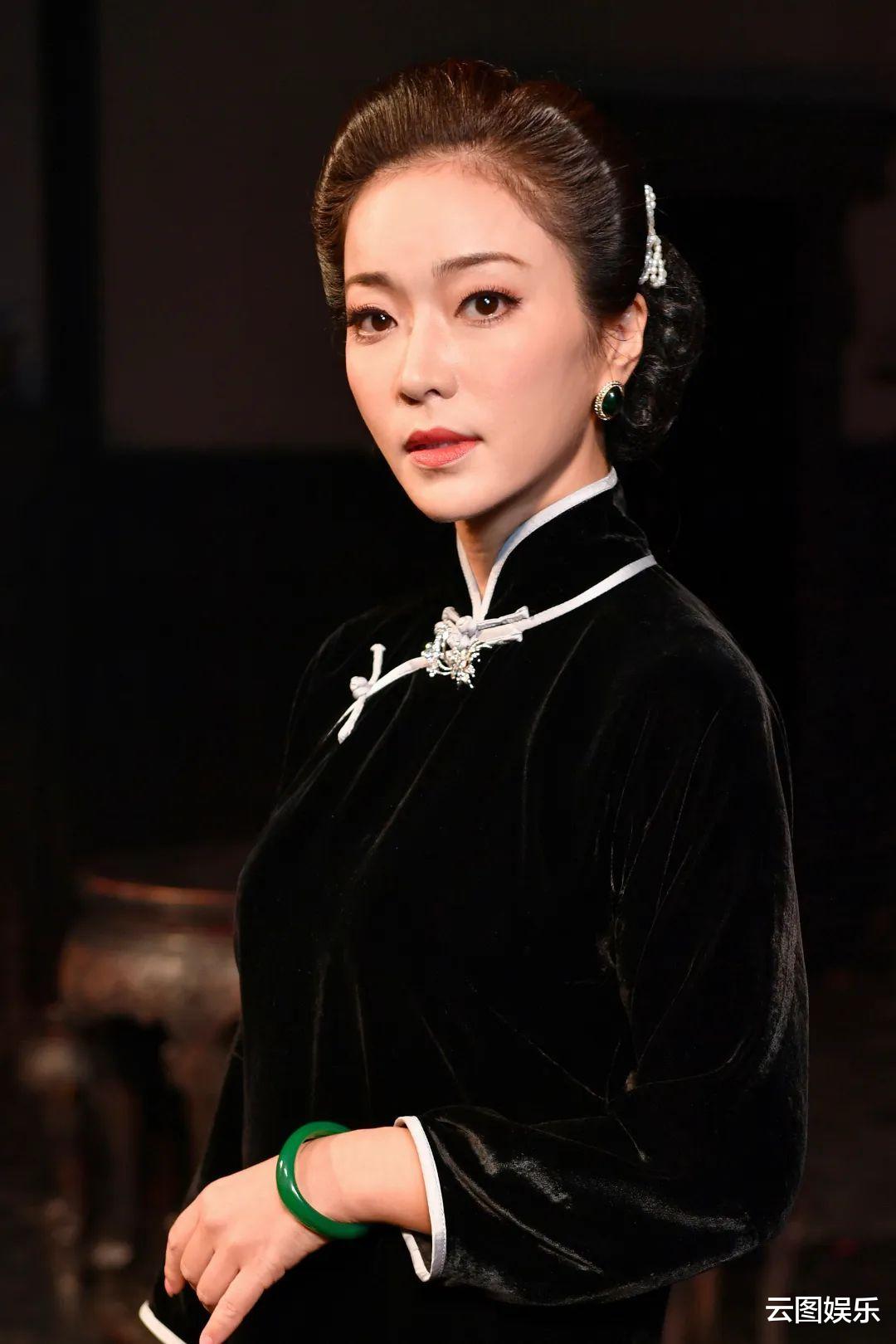 邵兵|邵兵妻子近照曝光气质佳!生龙凤胎很幸福,18岁女儿在美国留学