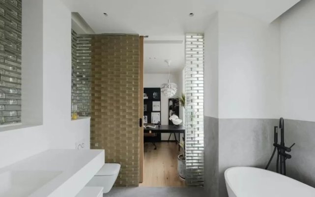 141㎡居然把阳台做成吧台,满满人间烟火气