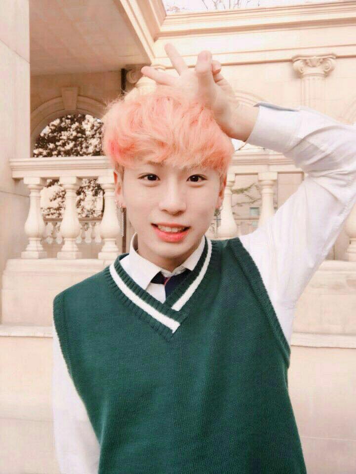 整形美容|韩国网站推荐受到女生欢迎的发型Best5，男生染发也要搽唇膏