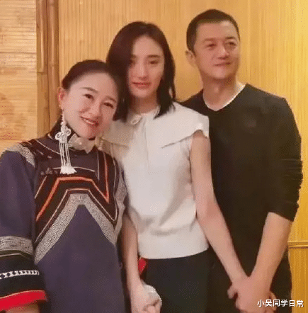 李亚鹏|李亚鹏50岁再当爹，女朋友小19岁，老牛为何偏爱吃“嫩草”