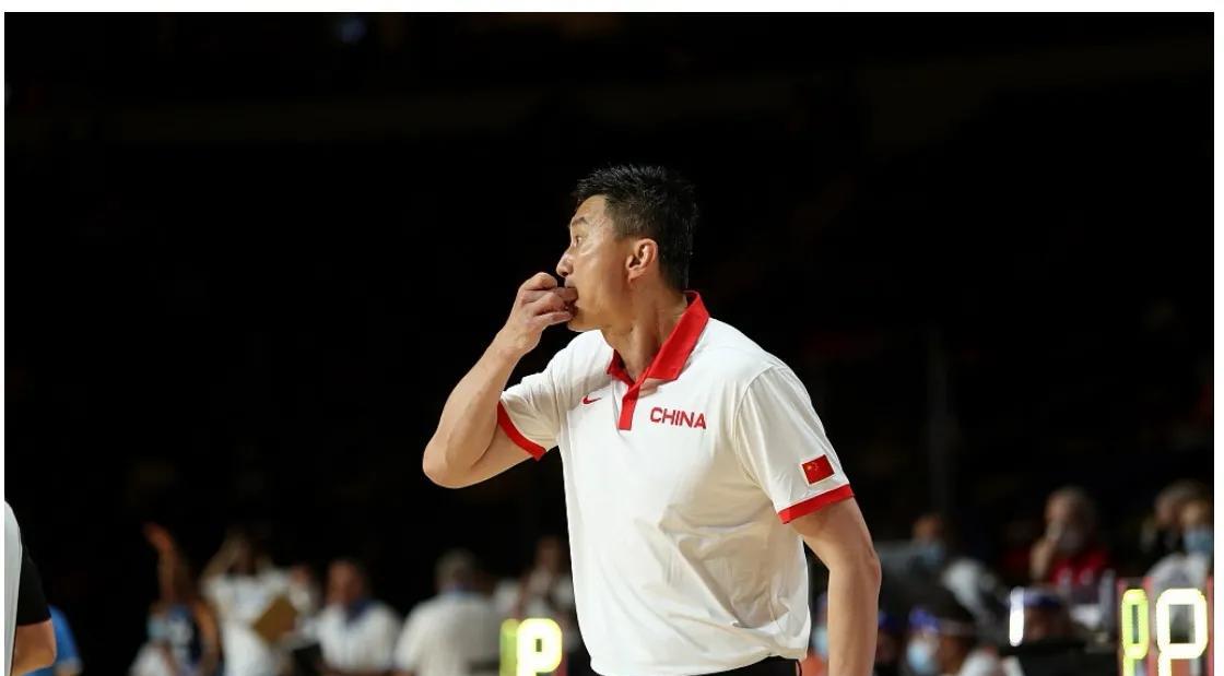中国男篮|50分大胜印尼，浅谈中国男篮的优势和不足。杜峰口哨战术引爆全场