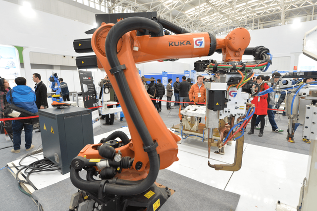 chatgpt|机器人替代工人成香饽饽，制造业迎来新变化，中国制造能否逆袭？