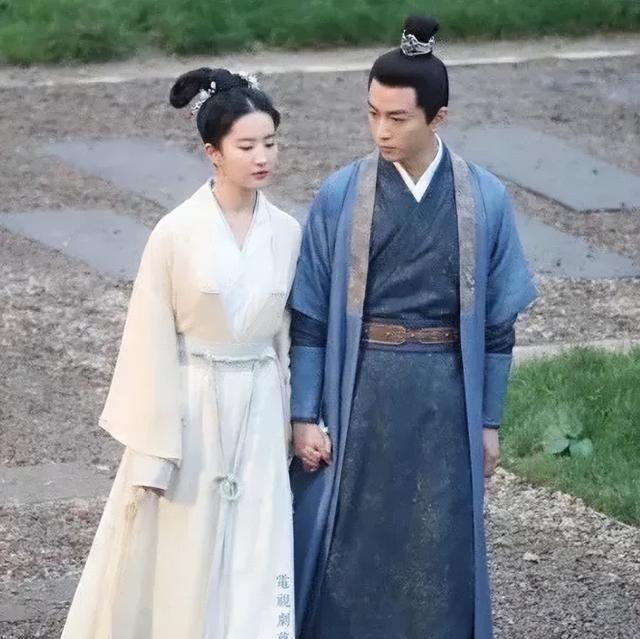 刘亦菲|《梦华录》刘亦菲溜肩古装更耐看直角肩古装膀大腰圆无仙气