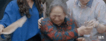 苇青|“百亿老太”苇青：60岁北漂，73岁拥有百亿票房，她的故事很励志