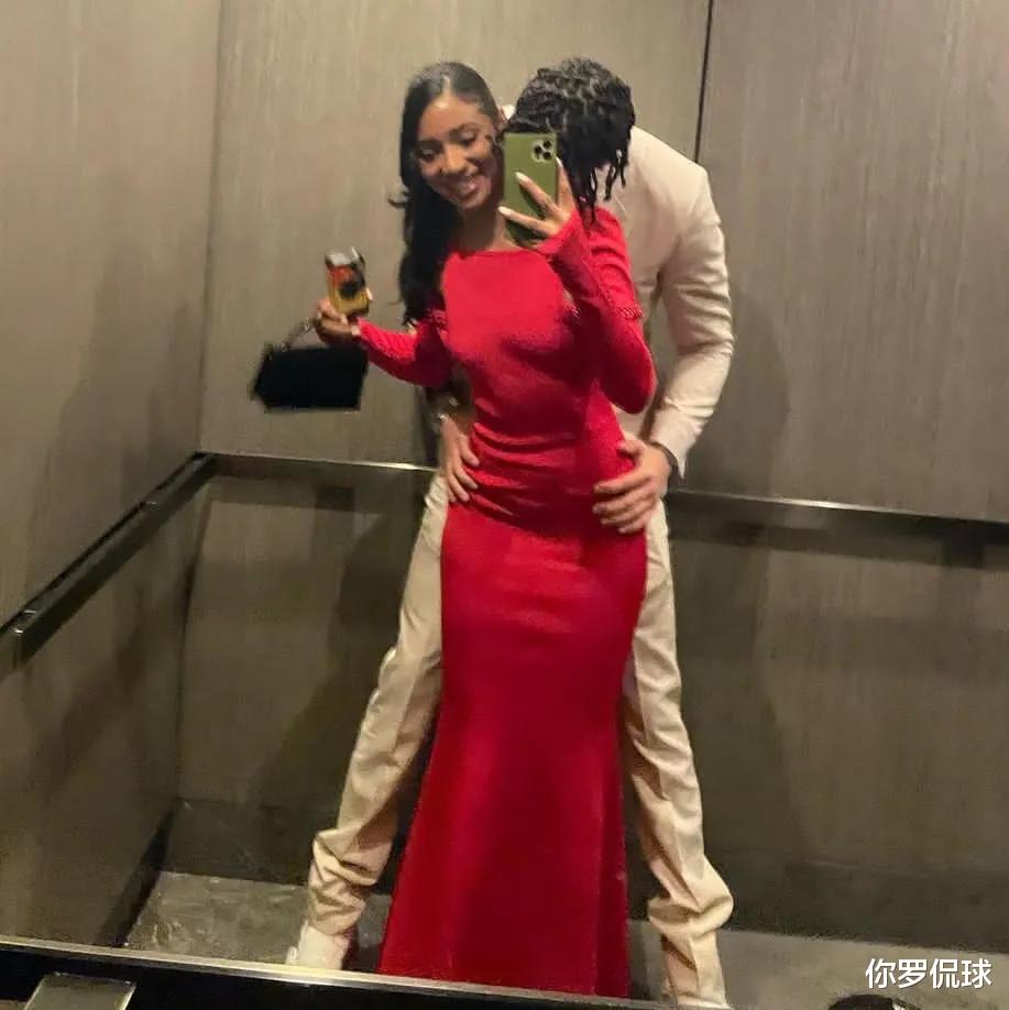 谢尔巴科娃|朗佐鲍尔新女友曝光，颜值身材俱佳，网友不买账：她没有球嫂漂亮