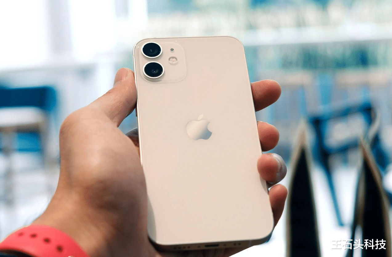 苹果|苹果手机来到“国产价”，从5499跌至3299，A14芯片+5.4寸屏！