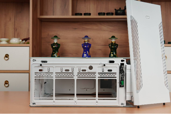 机箱|新的一年新的归来，追风者(PHANTEKS) PK518幻影白新色鉴赏