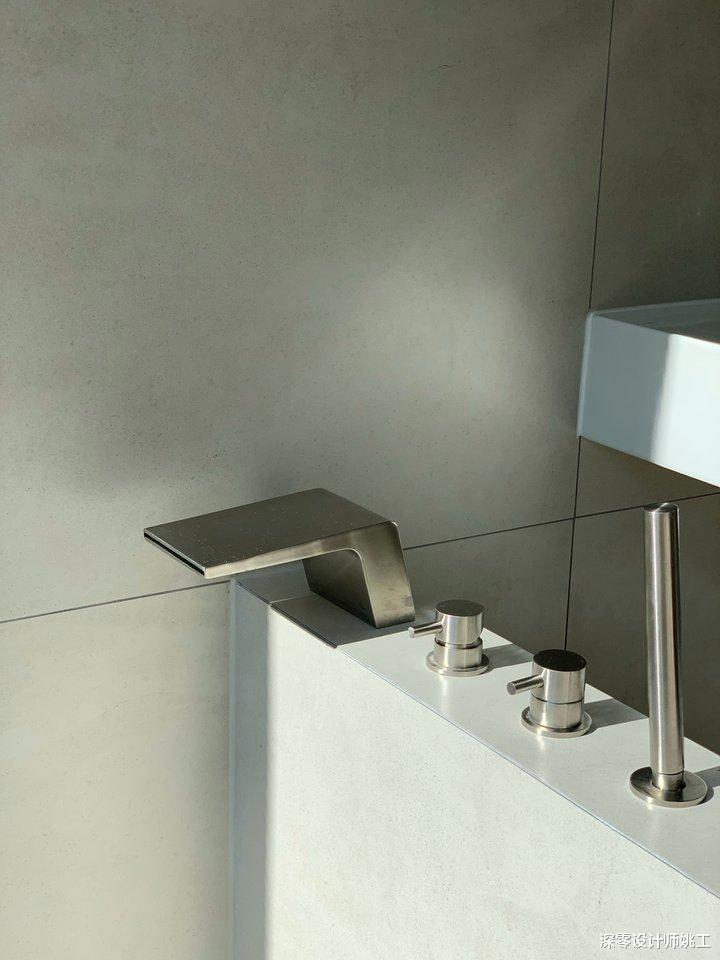 韩国180㎡复式住着一家6口,极简白搭配原木,平淡中又不乏淡雅之感