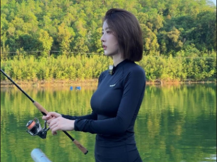 |选好鱼护需牢记21字标准:防水耐用不挂鱼,长颈宽口形状好,承重性能少不了