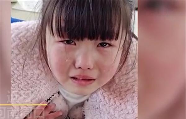 考试|小学生抽奖喜提试卷，一秒哭成“表情包”，老师：回家送给你弟弟