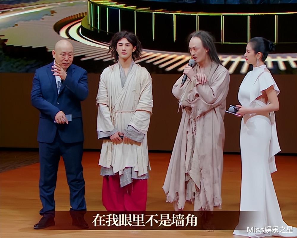 李成儒|否认许君聪演技，暗讽周星驰，李成儒电影国庆档预售票房仅2.2万