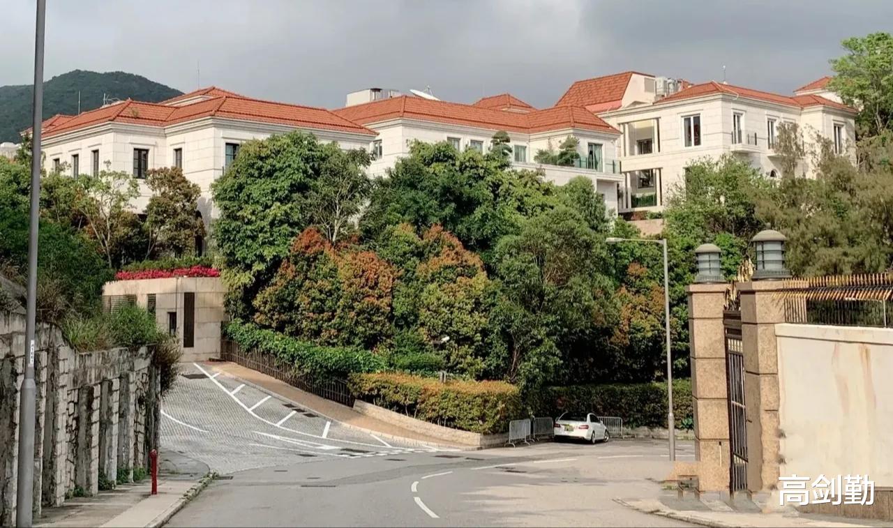 苏州|恒大许家印在香港的2栋别墅,价值15亿,烂尾房业主怎么看?