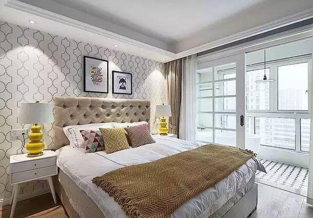 现代简约风三居室装修，主卧阳台安装浴缸，真是很会享受呀