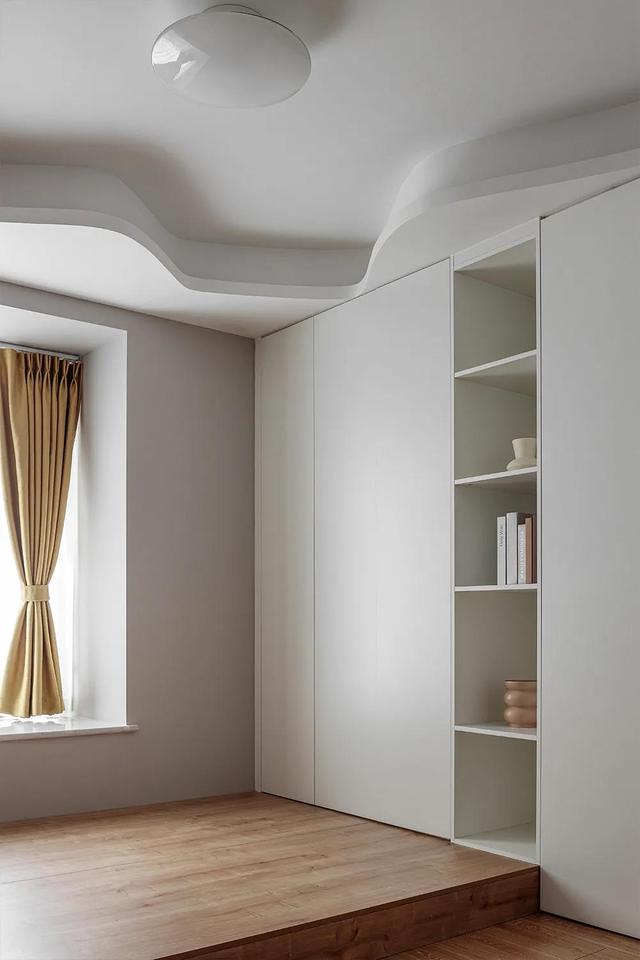 她家不豪华，可一进玄关就把我迷住，全屋高级大气堪称装修榜样！