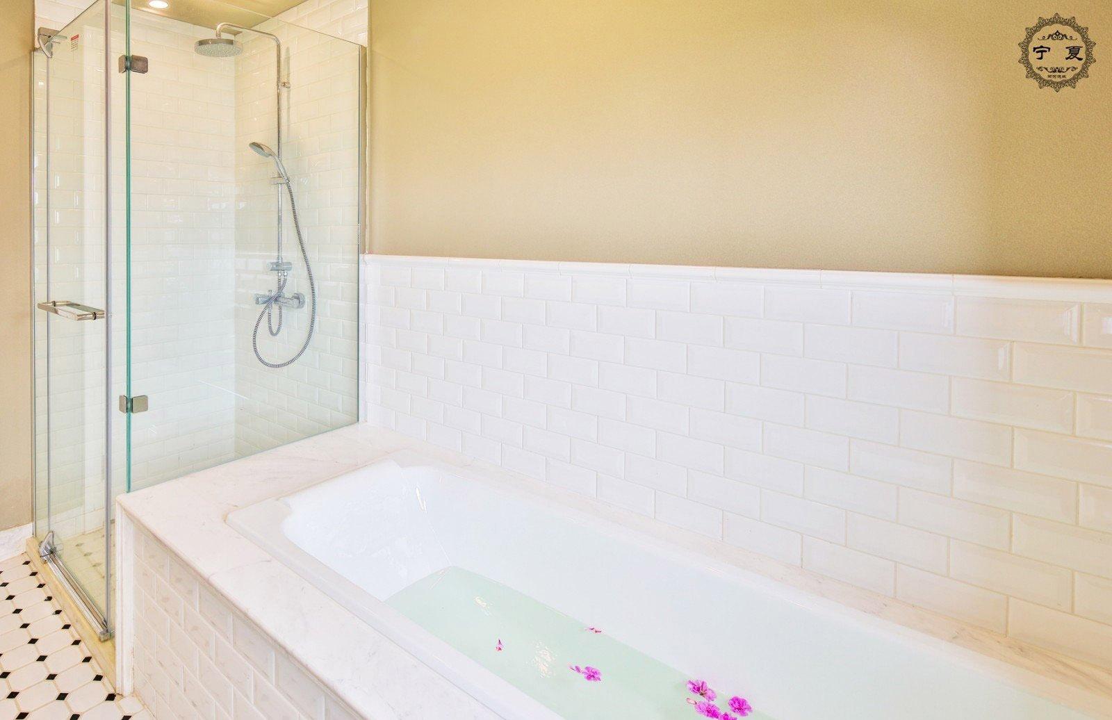 去领导家送礼,一进门吓一跳,连个卫生间都装修的这么豪华!