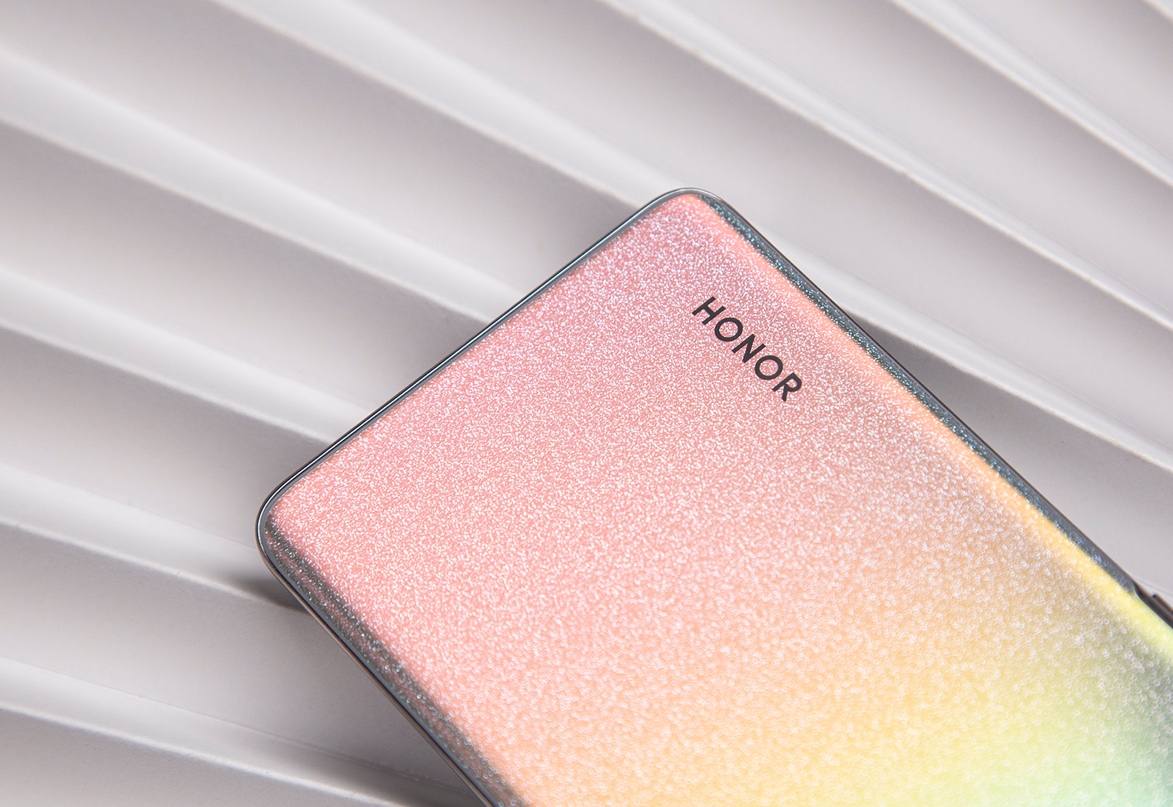 荣耀50|荣耀50测评：双镜相机设计别致