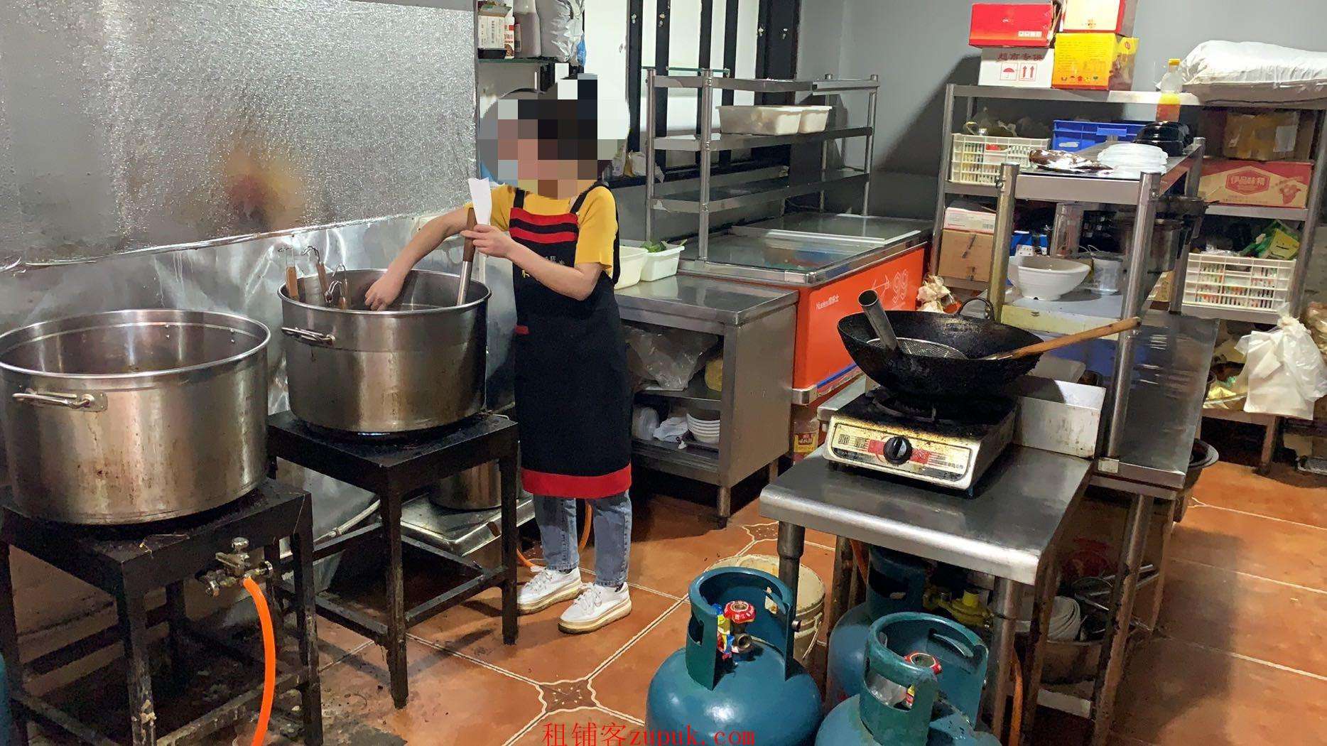 浙江杭州一女子点外卖，吃出了“异物”要求赔偿，商家：狮子大开口