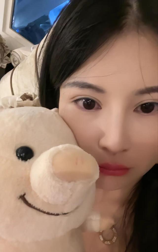 网红彩虹姐姐因车祸去世,年仅29岁,上个月才拍完婚纱照婚期将至
