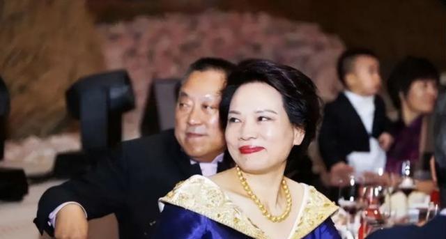 浙江女首富周晓光“栽了”?800亿资产归零,钱花哪了?