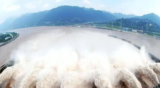 三峡大坝已运行达16年，还能用多久？当初2500亿的投资回本了吗？