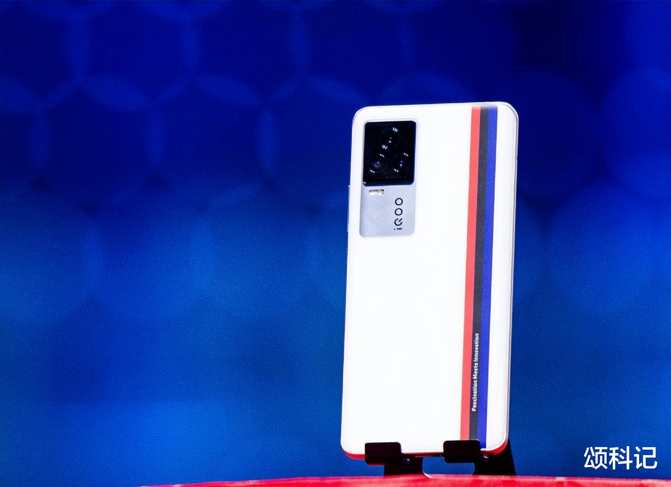 耳机|降价1610元，旗舰手机跌价处理，12+256GB顶配还送耳机