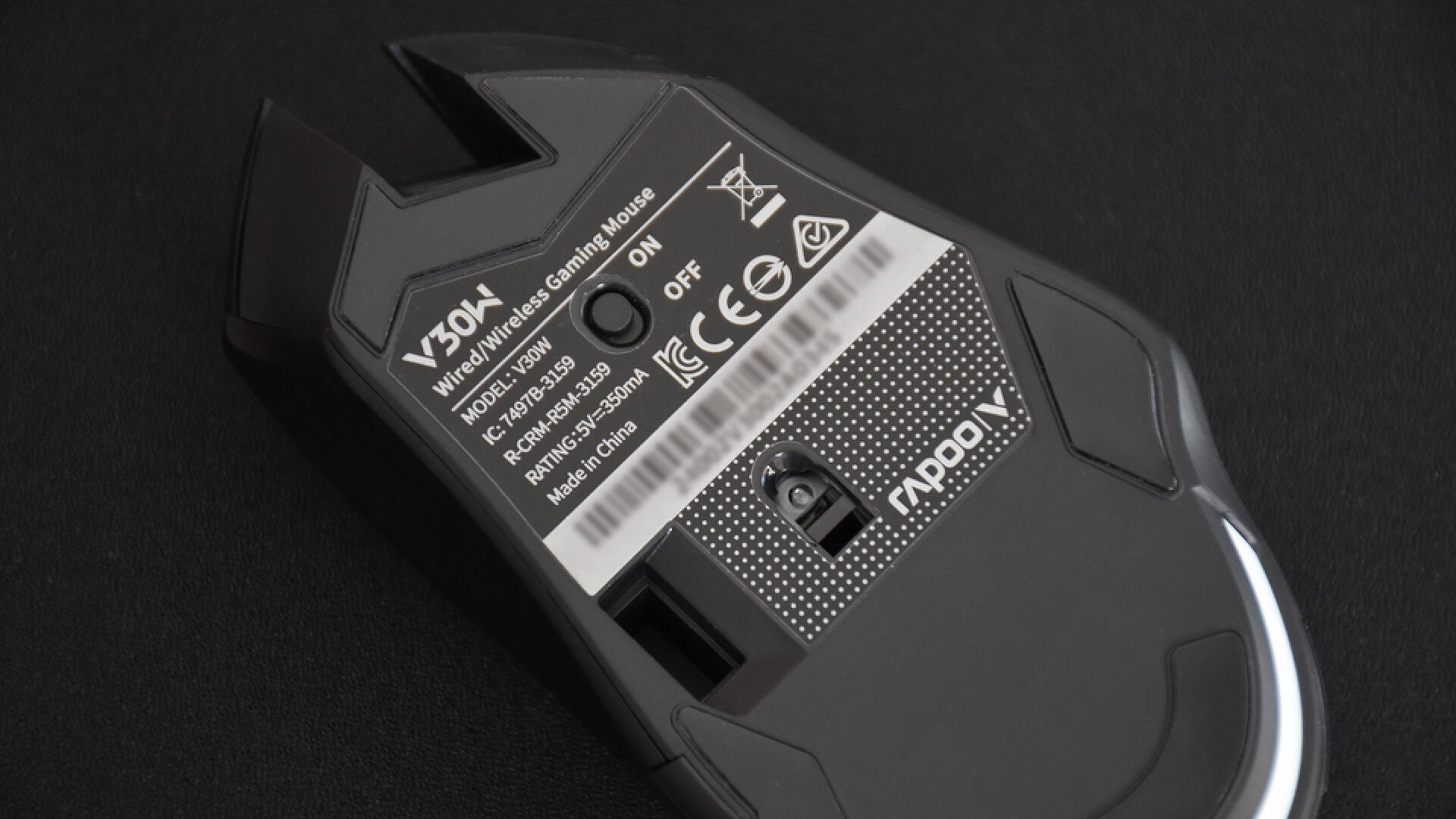 |雷柏V30W游戏鼠标&V10S鼠标垫：无线性价比电竞装备推荐
