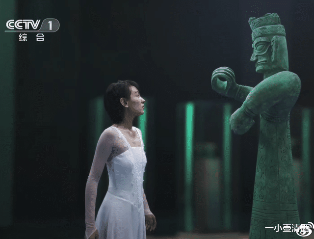 金·卡戴珊|央视评出的春晚C位：沈腾马丽，张小斐贾玲两对都“红”不过