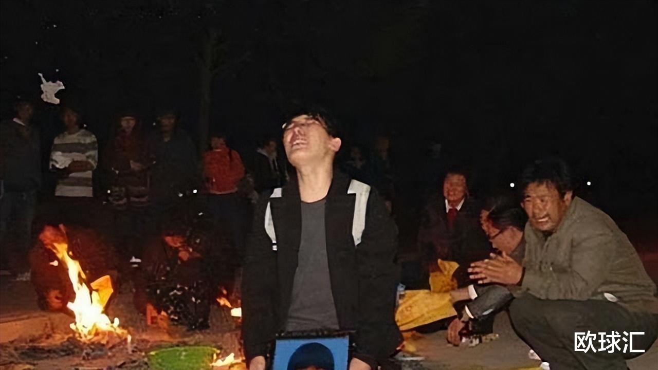 “我爸是李刚”的李启铭,出狱后找工作连吃闭门羹,沦为装修工人