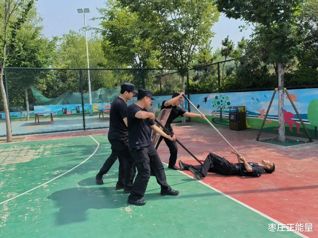 这就是枣庄丨枣庄高新区公安分局开展反恐防暴实战演练活动