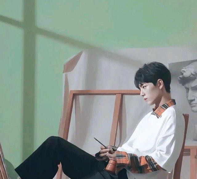 肖战|四家电视台黄金档有肖战!“双顾”承包粉丝遥控器,肖战霸屏