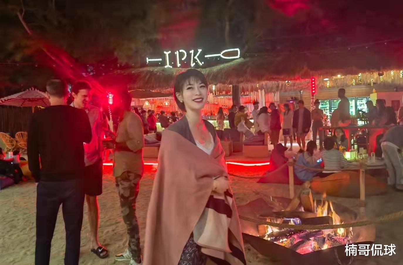 颜骏凌|国脚颜骏凌前妻晒海边度假照！他事业巅峰遇离婚，被指渣男未反驳