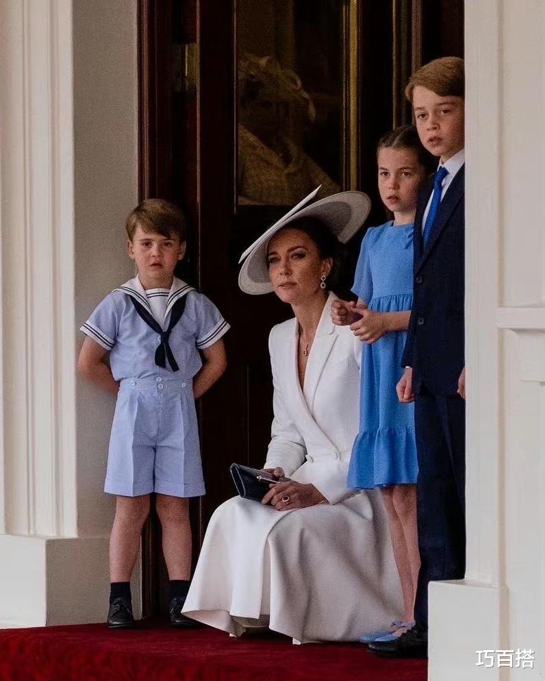 夏洛特公主越长越讨喜了！7岁的她，颜值气场向妈妈凯特看齐了