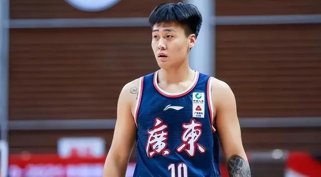 赵睿|广东赵睿忍无可忍！社媒公开怒怼球迷暴露自己行程，拒绝扒私生活