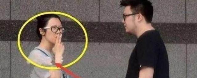 巴图|宋丹丹儿媳博谷：嫁小七岁巴图生两子，与婆婆当“姐们”幸福美满