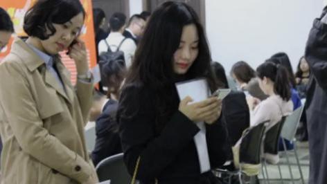 求职|“我们是招工人不是招小三！”学生求职提问反被呛
