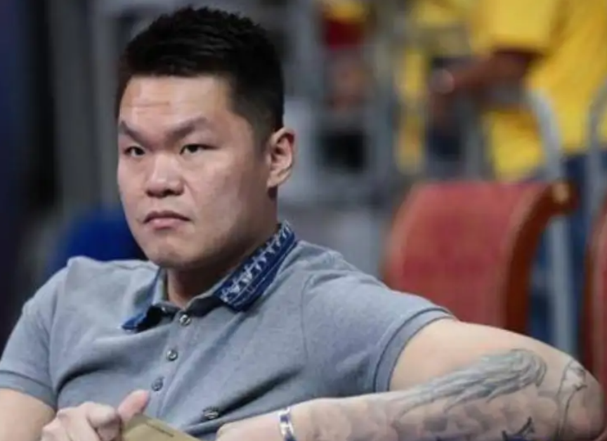 姚明|从资历上讲，他和姚明差远了，他连NBA的门坎都没入过