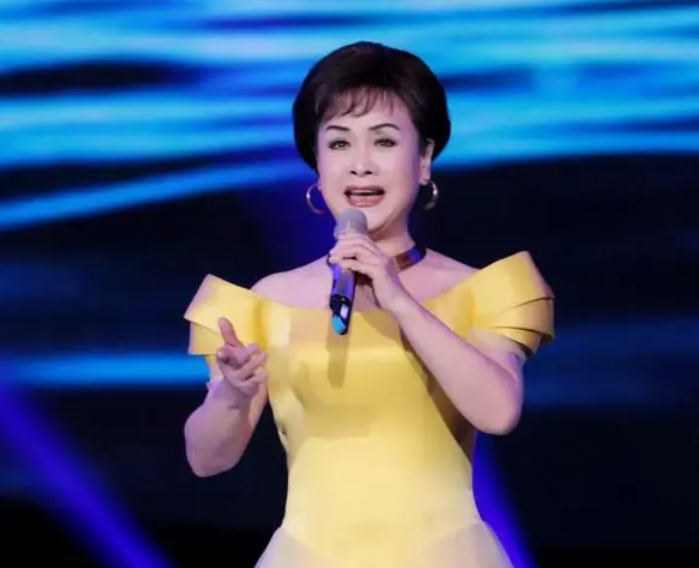 春晚|春晚常青树,唱过“禁曲”,李谷一与她的三十多年春晚之路
