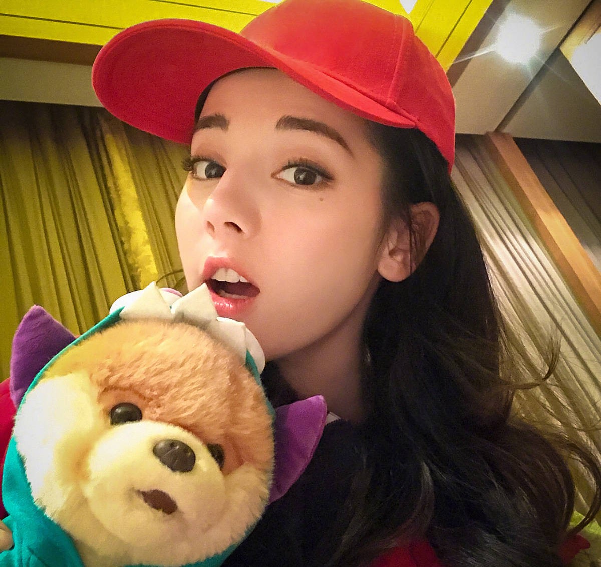 迪丽热巴|女明星们集体戴绿帽!迪丽热巴、周雨彤为它痴迷?