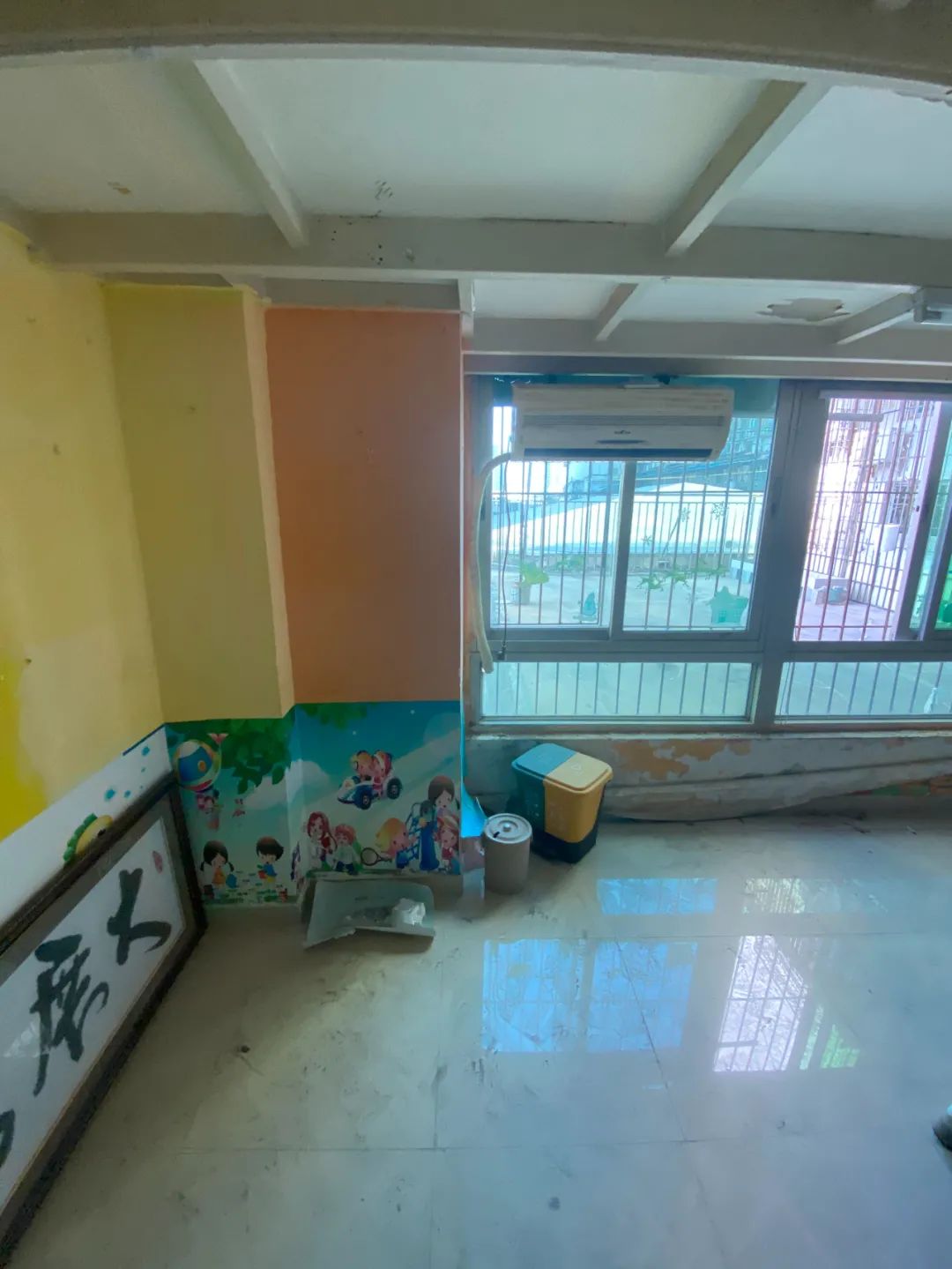 层高4米3,面积40㎡超旧学区房,改出两室一厅,带入户花园