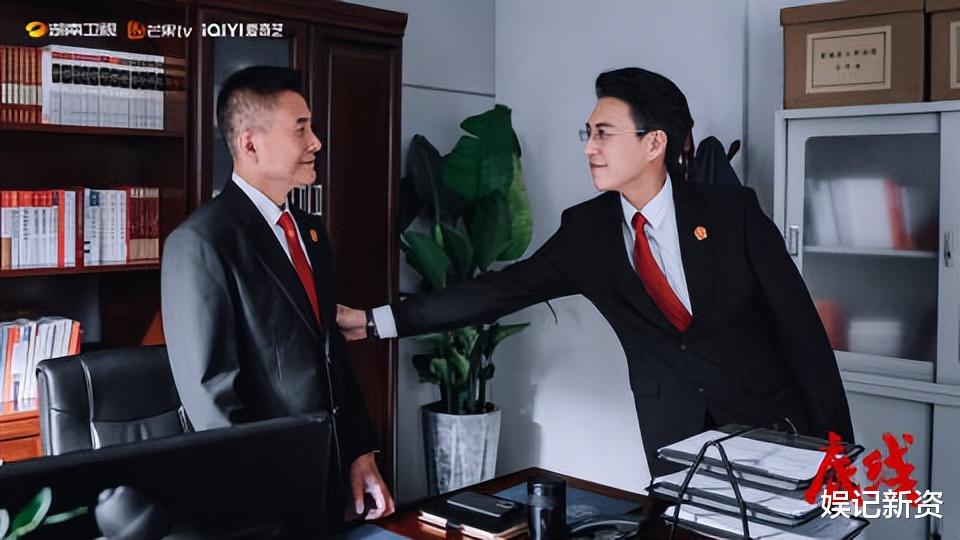 成毅|国产法律剧支棱起来了?最高法发文夸赞《底线》,成毅原声受好评
