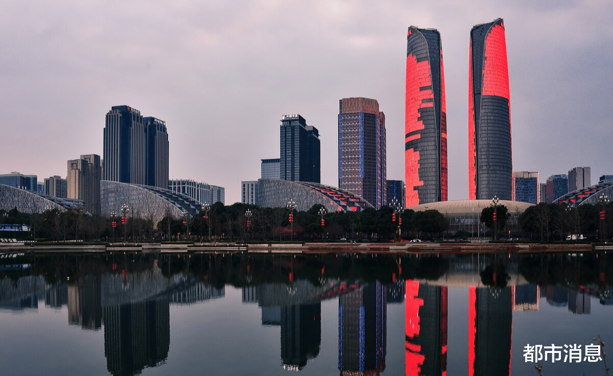 |成都楼市的危机，回不去的房价，成华区、龙泉驿区楼市潜力与未来