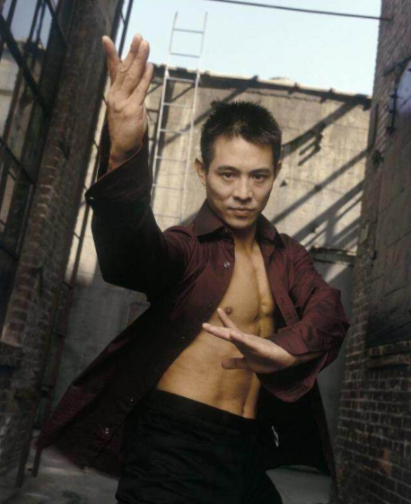 李连杰|2003年，李连杰《致命摇篮》跳楼价值一亿，替身国建勇拿走多少钱