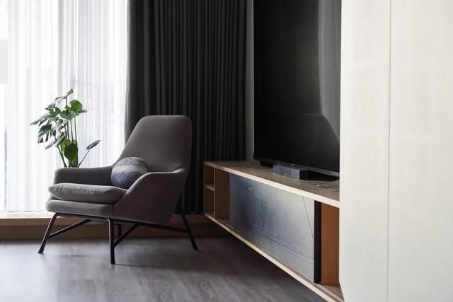 发现95后美女的家，100㎡新家装修成简约工业风，低调奢华有内涵