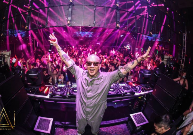 大S|大S老公婚后台北首秀，大S陪孩子未到现场，具俊晔唱《初恋》示爱她