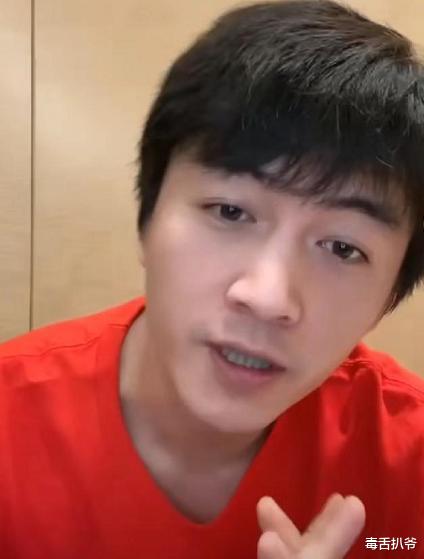 陈妍希|陈晓夫妇做核酸被偶遇,两人牵手难掩甜蜜,陈妍希身形臃肿似发福