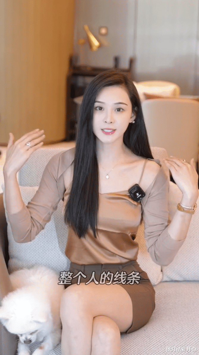 汪小菲|张颖颖晒右手无名指戴超大婚戒图,这是跟汪小菲订婚了吗?